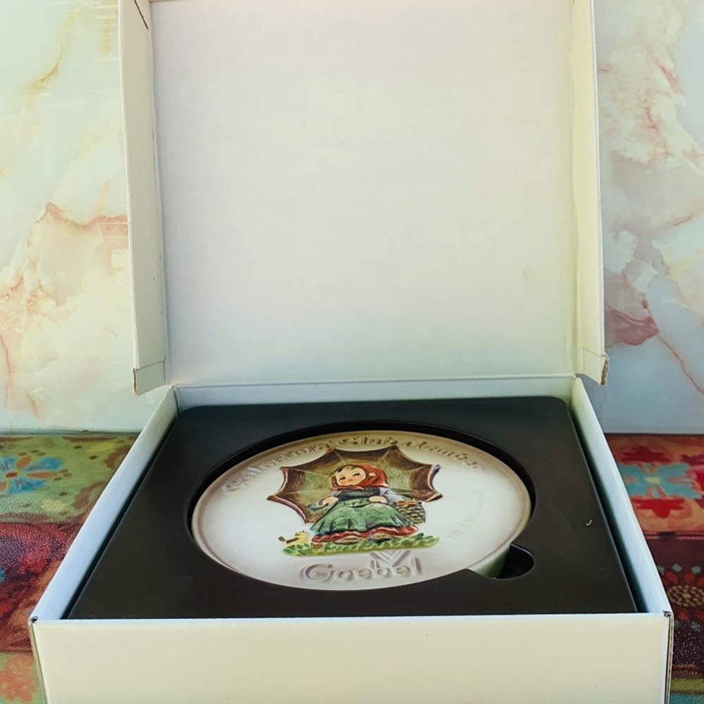 Vintage Goebel Collectors Club Limited Edition 6" Hummel Plate in Origin…